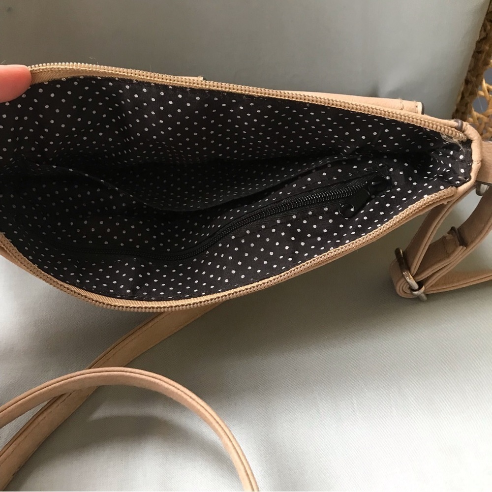 NEW! Beige faux leather mini crossbody bag - Picture 5 of 10